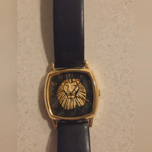 Lion King Watch - Picture 1 of 3